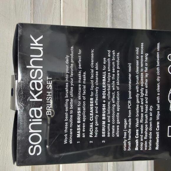 Sonia Kashuk Skincare Collection Brush Set - 3 Brushes for Perfect Application - Picture 3 of 4